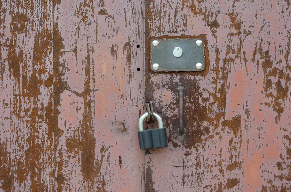 Mort Asma Kilitli Paslı Metal Kapı Çoklu Görev Soyut Arkaplan — Stok fotoğraf