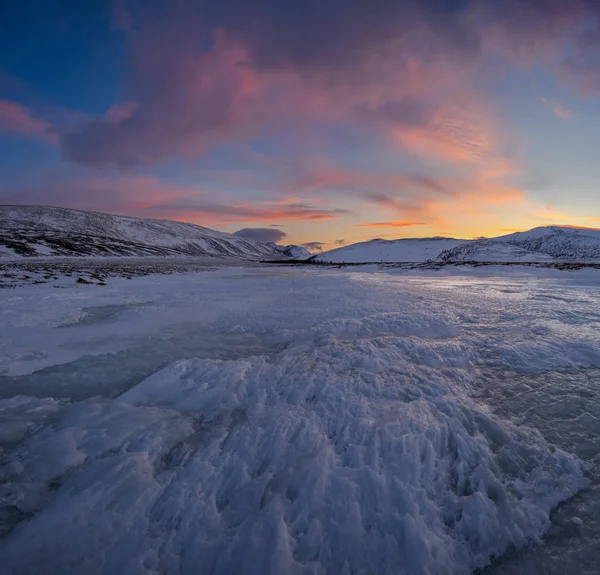 Pôr Sol Dramático Sobre Lago Gelado Tundra Ártica Península Yamal — Fotografia de Stock