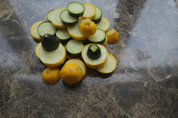 Abobrinha Amarela Verde Cortada Círculos — Fotografia de Stock