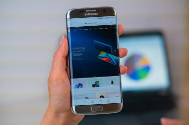 Xiaomi web sitesi cep telefonunda