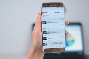 Reddit web sitesi cep telefonuaçıldı 