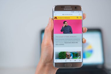 Minesota Üniversitesi web sitesi mobil açıldı 