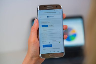 Cep telefonunda Türkmenistan havayolları web sitesini uçurun