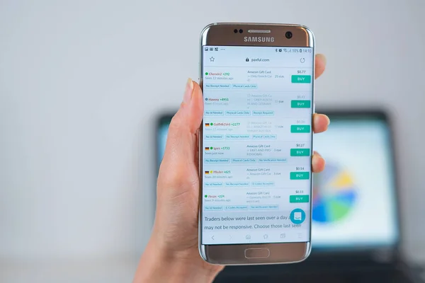 Paxful web sitesi cep açıldı — Stok fotoğraf