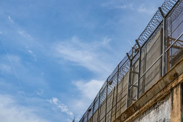Тюремная стена Лицензионные Стоковые Фото