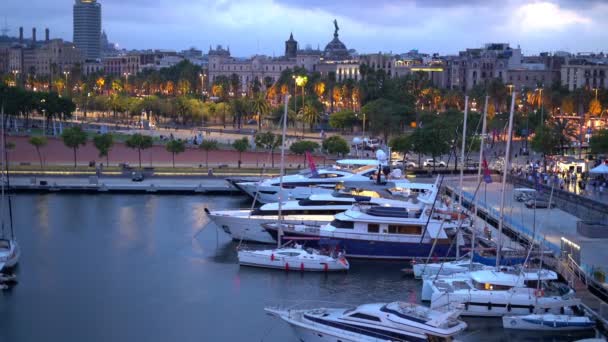 Морской порт Барселоны поздним летом — стоковое видео