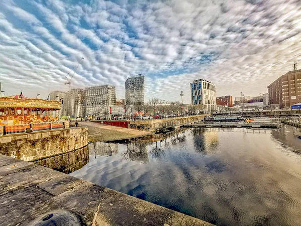 Ampio Angolo Vista Albert Dock Contro Bel Cielo Blu Con — Foto Stock