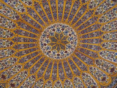 MARRAKECH, MOROCCO - 23 Eylül 2019 Marakeş Bahia Sarayı, Fas 'ın Marakeş şehrinde yer alan bir saray ve bahçedir..