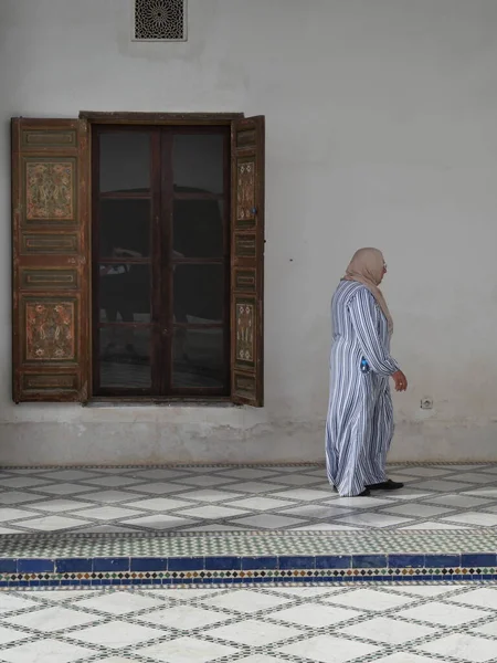 MARRAKECH, MOROCCO - 23 Eylül 2019 Marakeş Bahia Sarayı, Fas 'ın Marakeş şehrinde yer alan bir saray ve bahçedir..