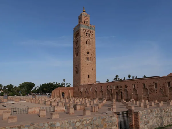 Marrakech Morocco Вересня 2019 Вид Мечеть Кутубія Сонячний День Блакитним — стокове фото