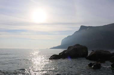 deniz üzerinde gün batımı sıcak yaz günü