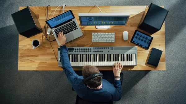 Top View Musician Creating Music His Studio Playing Musical Keyboard — Foto Stock