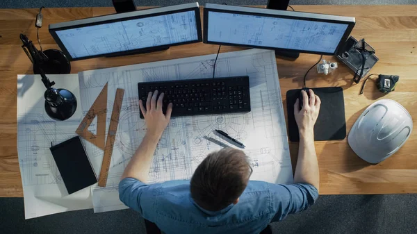 Top View Architectural Engineer Working His Blueprints Holding Tablet Computer — Stock Photo, Image