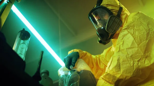 Underground Drug Laboratory Clandestine Chemist Wearing Protective Mask Coverall Mixes — Photo