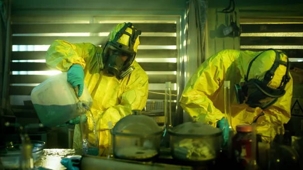 Underground Drug Laboratory Clandestine Chemists Wearing Protective Masks Coveralls Mix — Photo