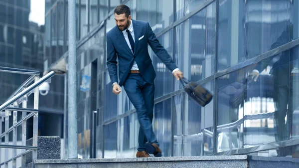 Happy Smiling Business Man Bag Goes Stairs Business District Hurry — Stock Photo, Image