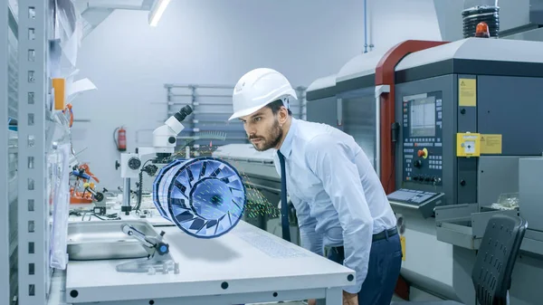 High Tech Futuristic Factory Chief Engineer Works Holographic Projection Model — Fotografia de Stock