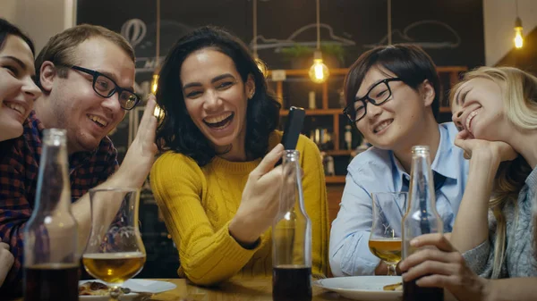 Bar Restaurant Hispanic Woman Makes Video Call Her Friends Group — Stock Photo, Image