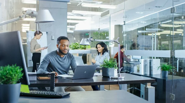 Busy International Office African American Man Working His Desk Laptop — Stock Photo, Image