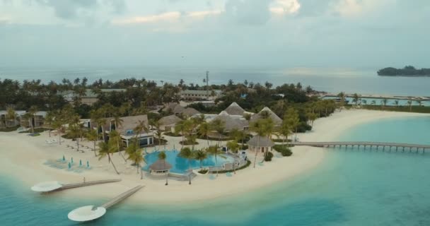 Filmagem Aérea Luxury Resort Com Villas Privadas Piscina Vista Mar — Vídeo de Stock