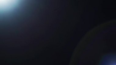 Köşe yapma renkli yansıma gelen beyaz ışık parlar. Işık geçiş, prizma etkisi, ışık sızıntıları. Gerçek Lens Flare karışım kullanmak kolaydır / yerleşimi modları.