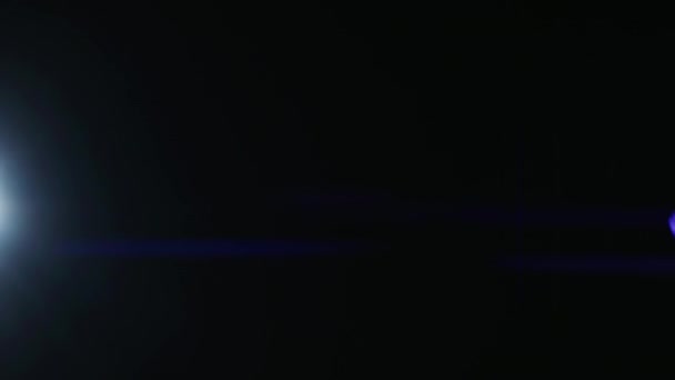 Licht Maakt Kleurrijke Anamorfe Zijreflectie Tegenover Lichte Overgang Prisma Effect — Stockvideo