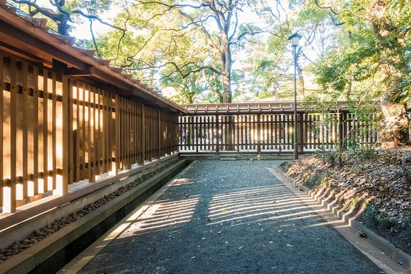 Japanese shrine in forest — Stock Photo, Image