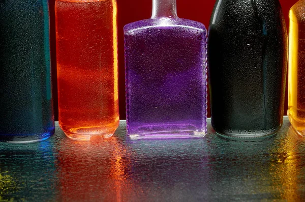 Su bir sprey cam tarafından alkollü içeceklerin doku