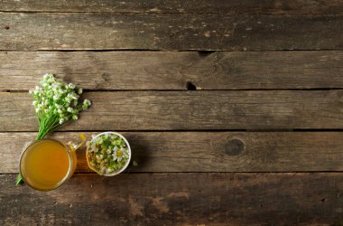 Taze şifalı otlar. Şifalı otlar (papatya, pelin, yar