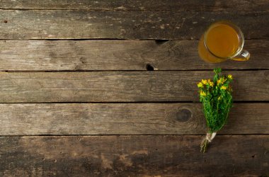 Taze şifalı otlar. Şifalı otlar (papatya, pelin, yar