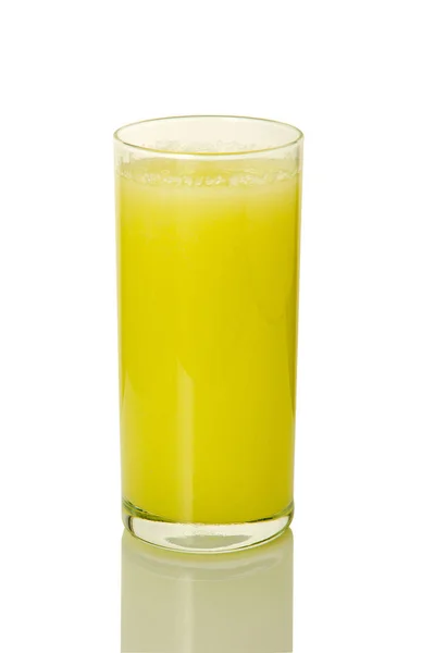 Frullato fresco su isolare. Bicchiere con un cocktail di verdure. Bevande salutari . — Foto Stock
