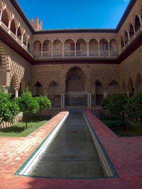 Seville, İspanya; 06152020: Sevilla Kraliyet Alcazar (Patio de las Doncellas)