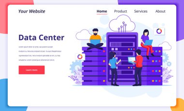 Veri Merkezi Servisleri kavramı, dev sunucular önünde dizüstü bilgisayar kullanan insanların dosya verilerini yönetmesi. Web sitesi ve mobil web sitesi için modern düz iniş sayfası tasarımı. Vektör illüstrasyonu