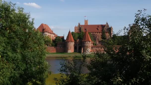 Malborks Slott Gamla Historiska Teutonic Fästning Landmärke Nogat Floden Sommardagen — Stockvideo