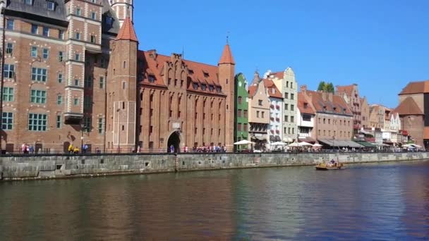 Alte Historische Gebäude Und Promenadenstraße Danzig Stadt Fluss Glyzinien Polen — Stockvideo