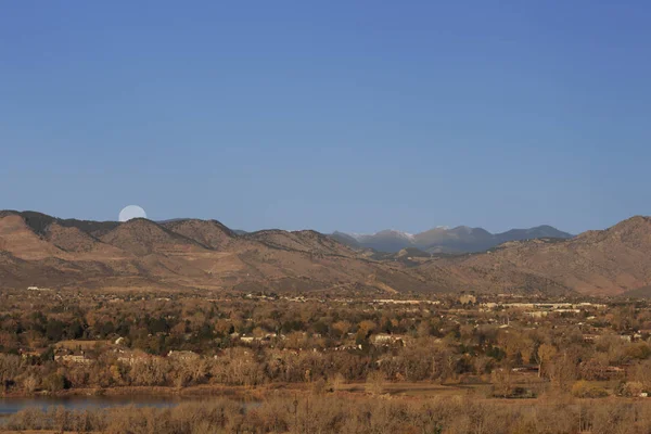 Full Moon Setting Rocky Mountains — Stock Photo, Image