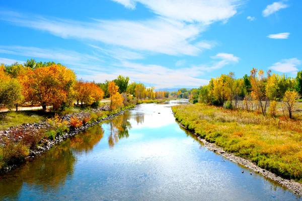 Colorful Fall Colored Trees River — Stock Photo, Image