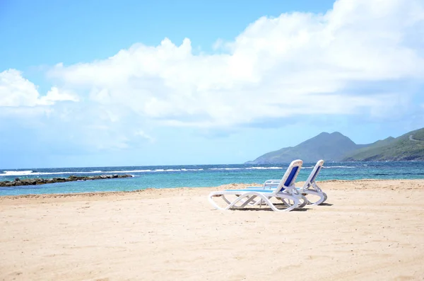 Pristine Caribbean Beach Kitts Beach Chairs Ocean Background — Stock Photo, Image