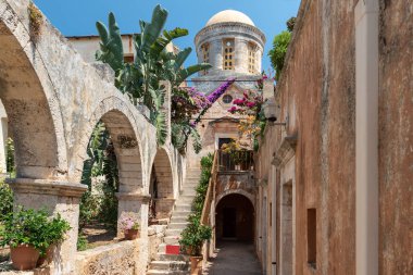 Hanya kasabası, Girit Adası, Yunanistan yakınında bulunan Aghia Triada Manastırı Binası