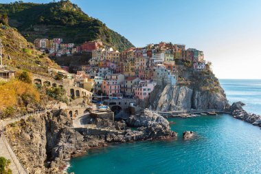 Manarola kasabası, Cinque Terre Milli Parkı, Liguria, Italya köyünde panoramik görünüm