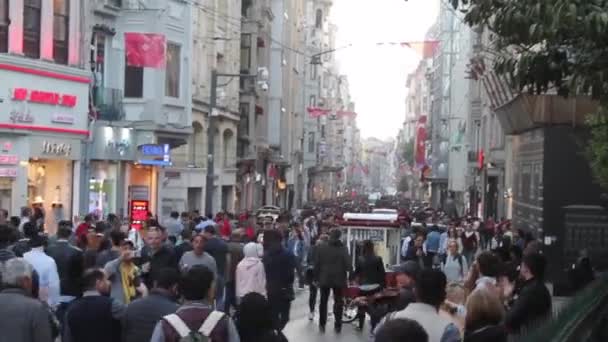 Multitud Caminando Calle Istanbul Istiklal — Vídeos de Stock