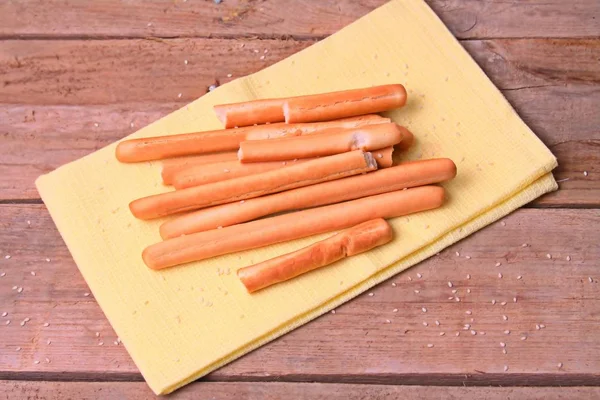 Italiaans eten, Grissini brood sticks op houten tafel. — Stockfoto