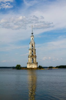 nehirde adada antik şapel