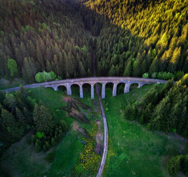 Telgart, Slovakya yakınındaki tarihi tren viyadük