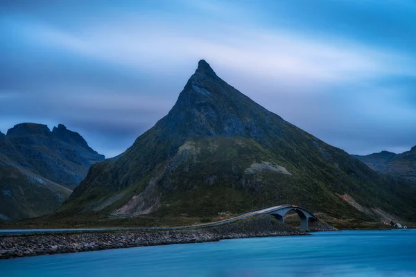 Lofoten Adaları Norveç'te köprüde Fredvang — Stok fotoğraf