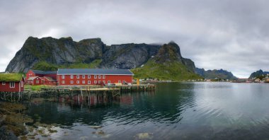 Reine balıkçı köyü Lofoten Adaları Norveç'te Panoraması