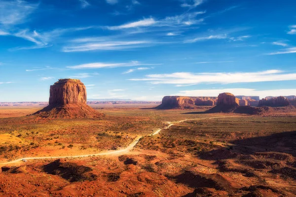 Monument Valley op de grens tussen Arizona en Utah, Verenigde Staten — Stockfoto