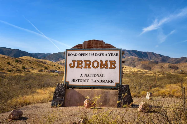 Sinal de boas-vindas à histórica cidade montanhosa de Jerome, Arizona — Fotografia de Stock