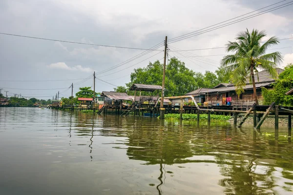 Tradisional sungai thai desa Nonthaburi di Thailand — Stok Foto