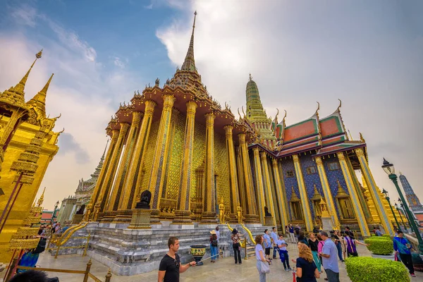 Großer palast in bangkok, thailand — Stockfoto